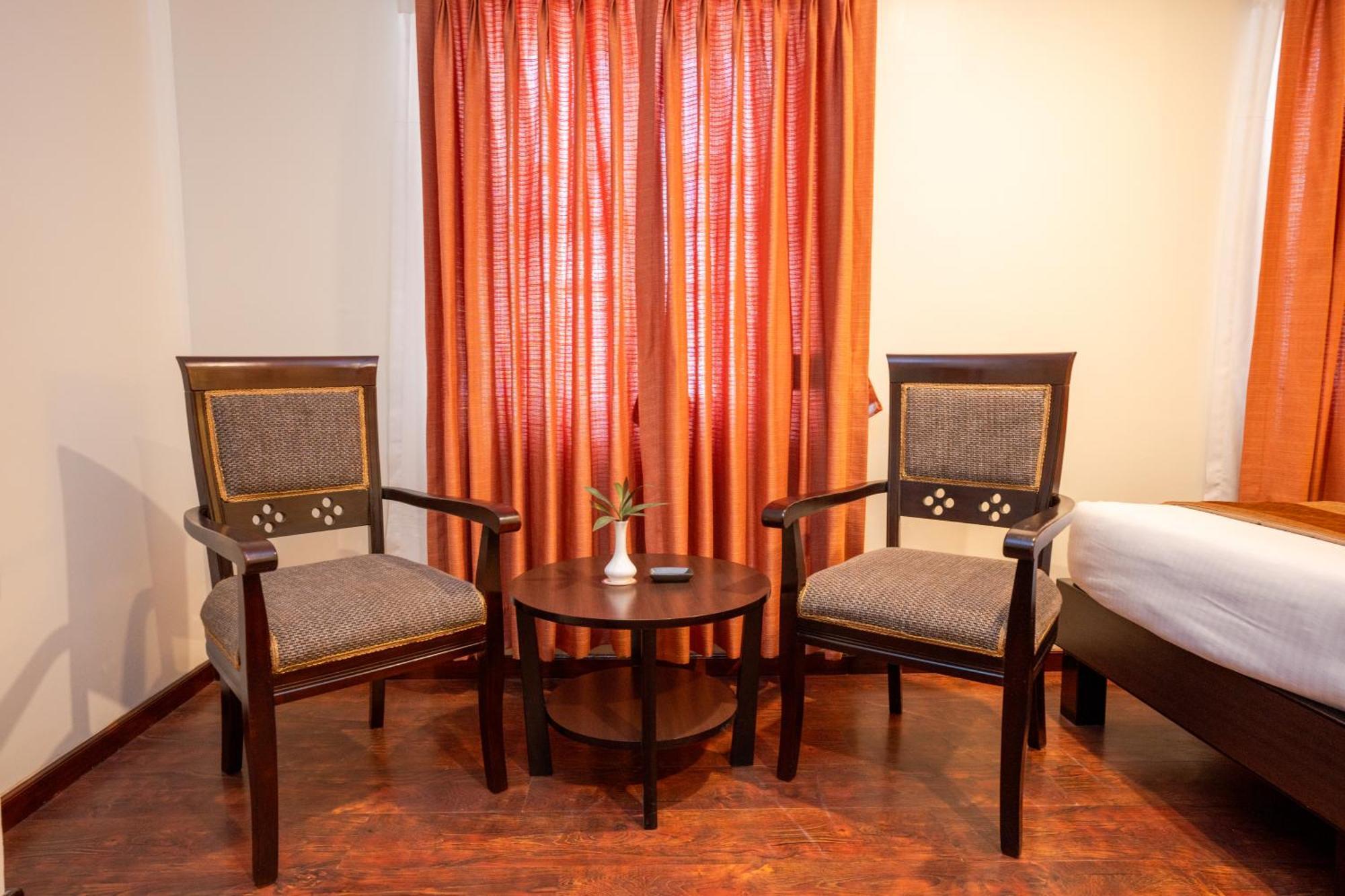 The Luxe Inn Boutique Hotel Kathmandu Buitenkant foto