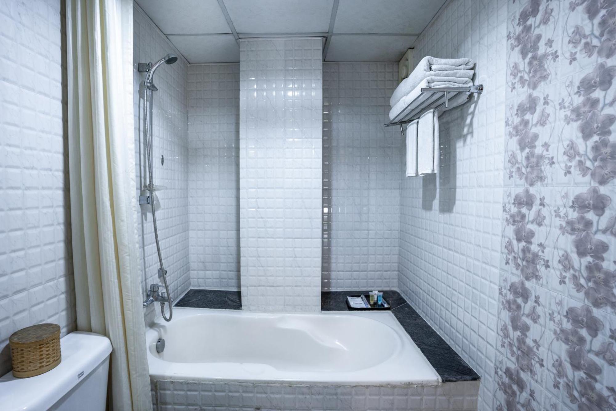 The Luxe Inn Boutique Hotel Kathmandu Buitenkant foto